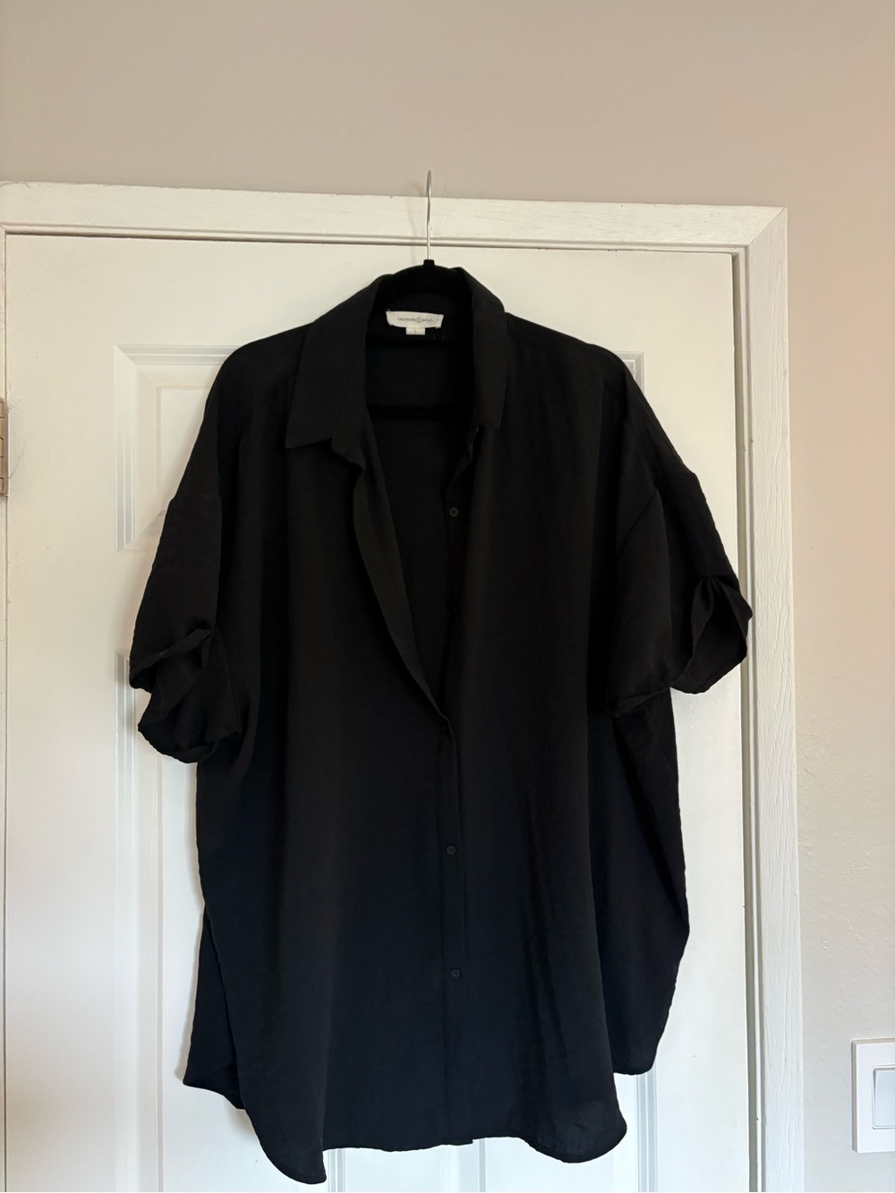 Treasure and Bond Short Sleeve Button-Up blouse